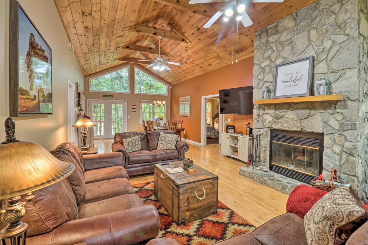 Rustic Red Cabin With Deck In Maggie Valley Club! Villa Exterior foto